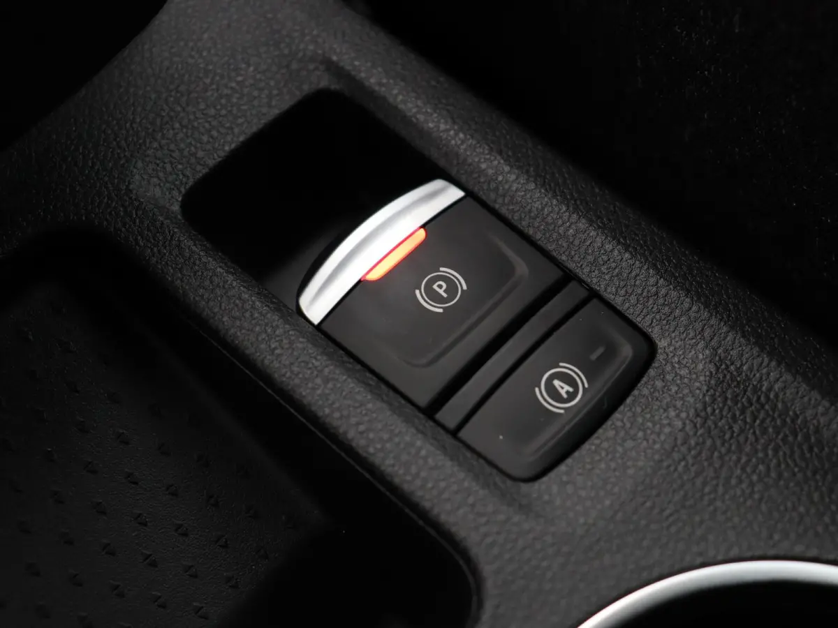 TCe 115pk techno | Vijf jaar garantie | Stoel- en stuurwielverwarming | All season banden |