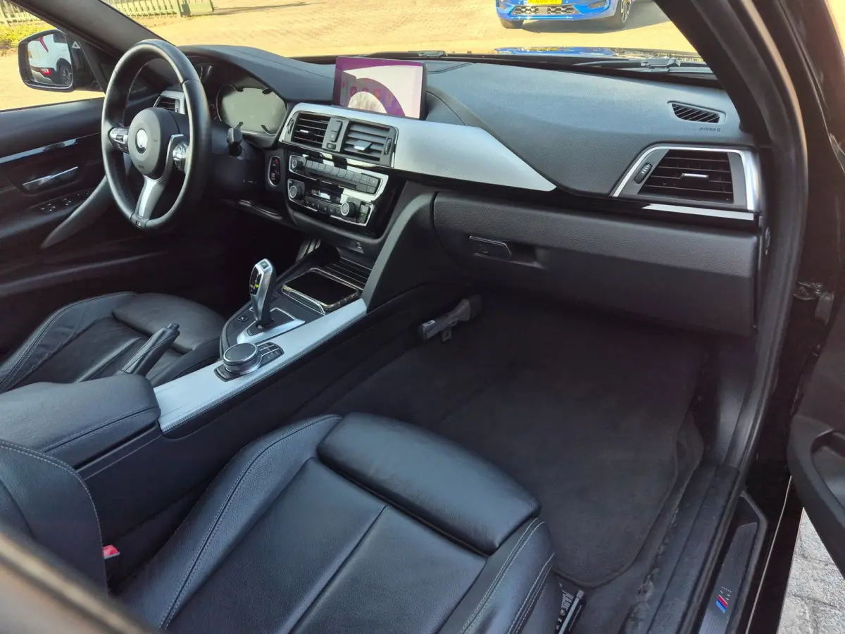 320i M Sport ACC Apple CarPlay Camera Schuifdak Lane assist volle optieslijst H&K High Executive