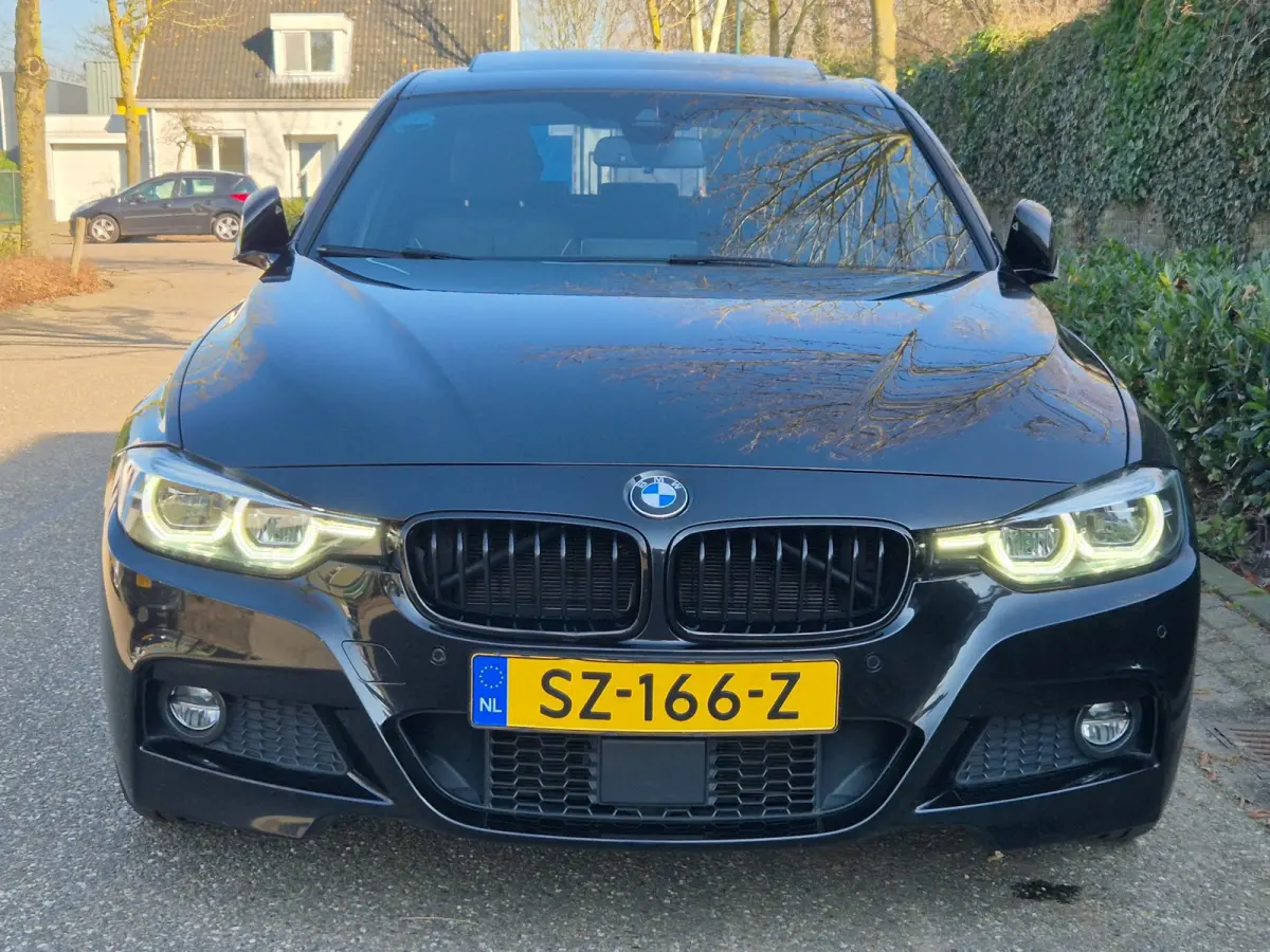 320i M Sport ACC Apple CarPlay Camera Schuifdak Lane assist volle optieslijst H&K High Executive
