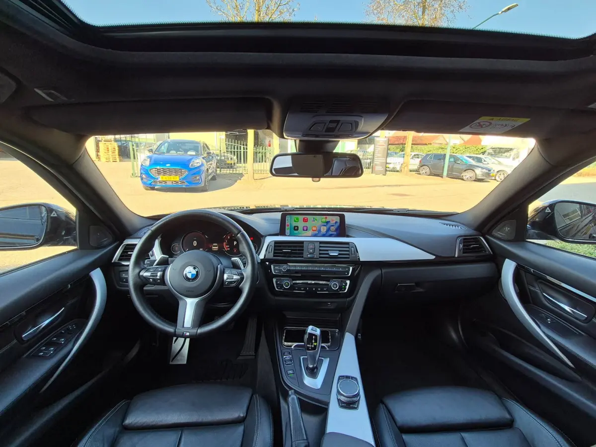 320i M Sport ACC Apple CarPlay Camera Schuifdak Lane assist volle optieslijst H&K High Executive