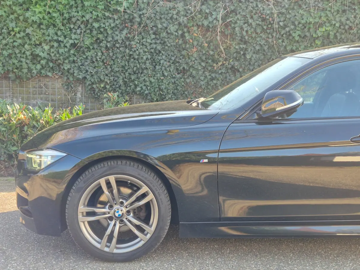 320i M Sport ACC Apple CarPlay Camera Schuifdak Lane assist volle optieslijst H&K High Executive