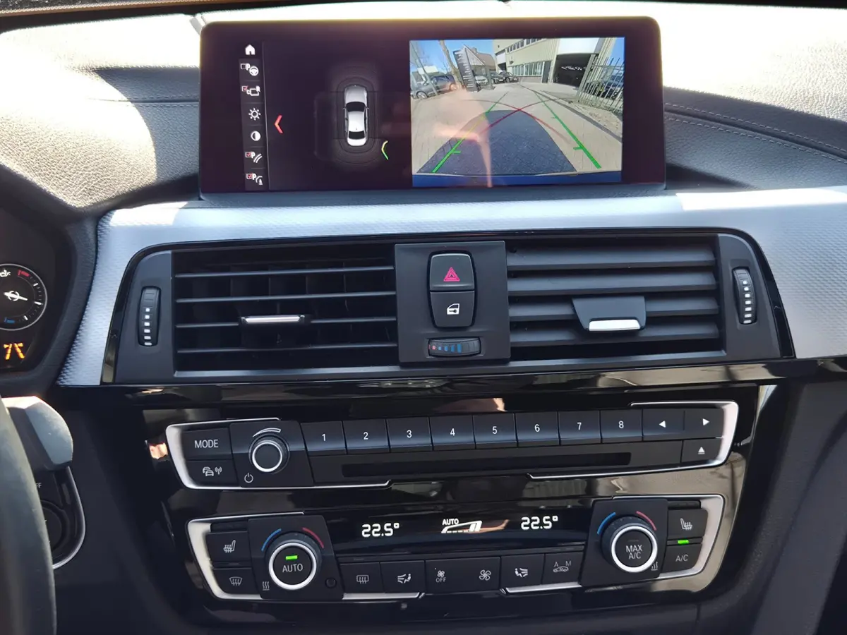 320i M Sport ACC Apple CarPlay Camera Schuifdak Lane assist volle optieslijst H&K High Executive