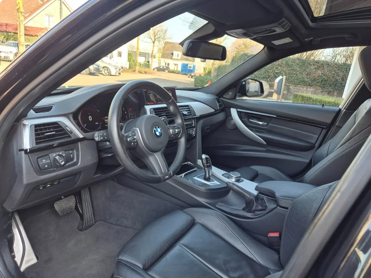 320i M Sport ACC Apple CarPlay Camera Schuifdak Lane assist volle optieslijst H&K High Executive