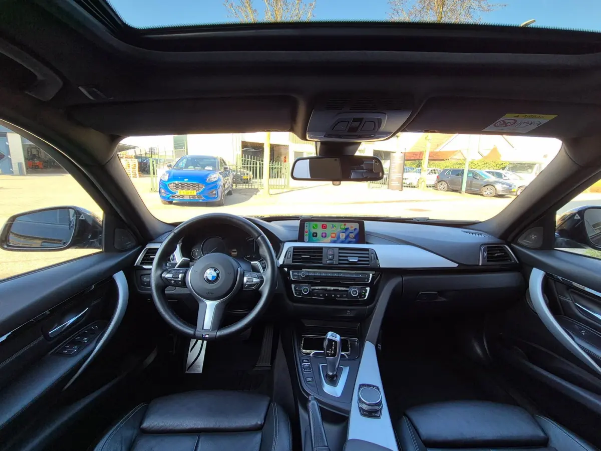 320i M Sport ACC Apple CarPlay Camera Schuifdak Lane assist volle optieslijst H&K High Executive