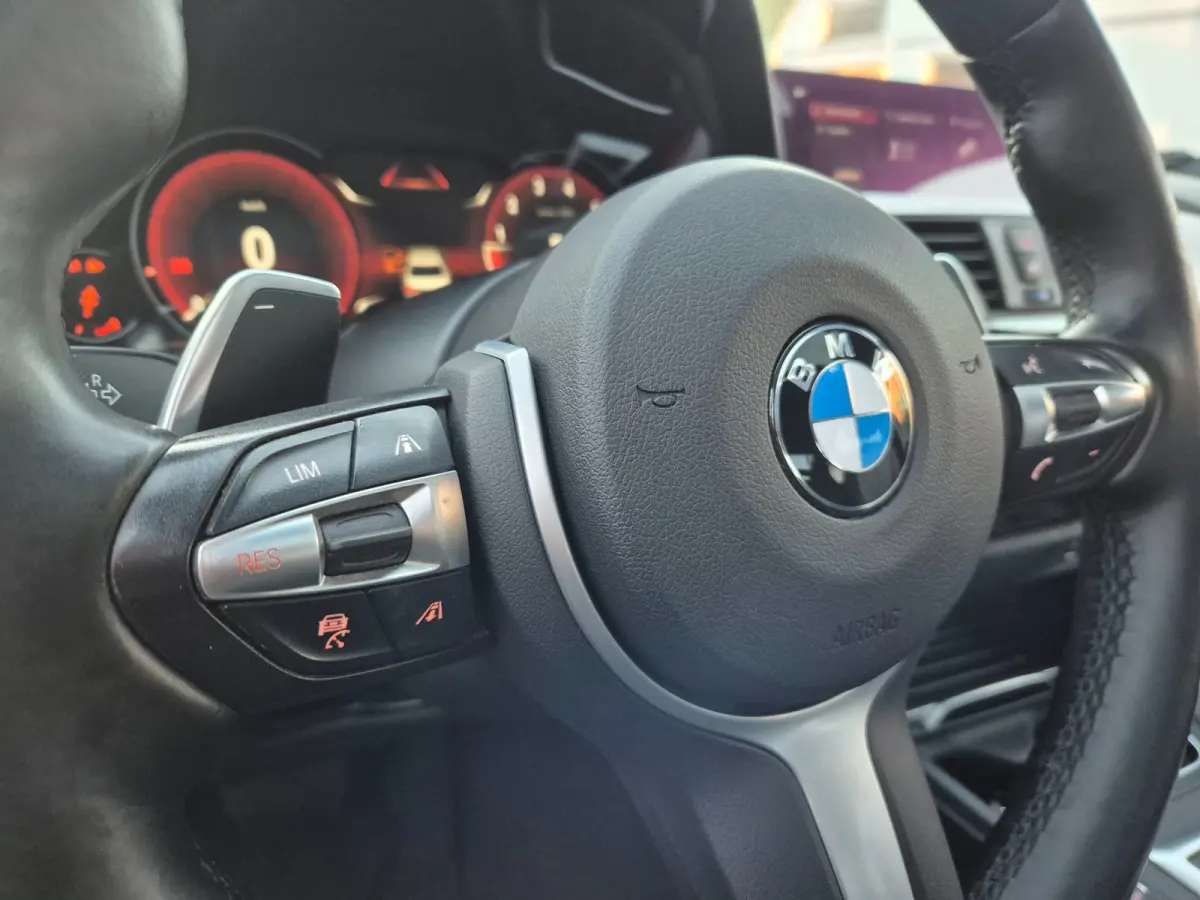 320i M Sport ACC Apple CarPlay Camera Schuifdak Lane assist volle optieslijst H&K High Executive
