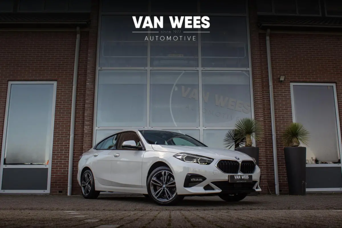 220i Business Edition Sport Line | 1e eigenaar | NL auto | BTW auto | Sportstuur | Adaptive LED | Sportstoelen | DAB | Navigatie | PDC | Cruise control