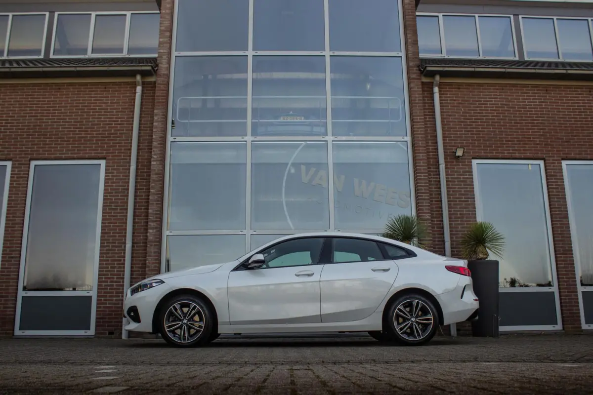 220i Business Edition Sport Line | 1e eigenaar | NL auto | BTW auto | Sportstuur | Adaptive LED | Sportstoelen | DAB | Navigatie | PDC | Cruise control