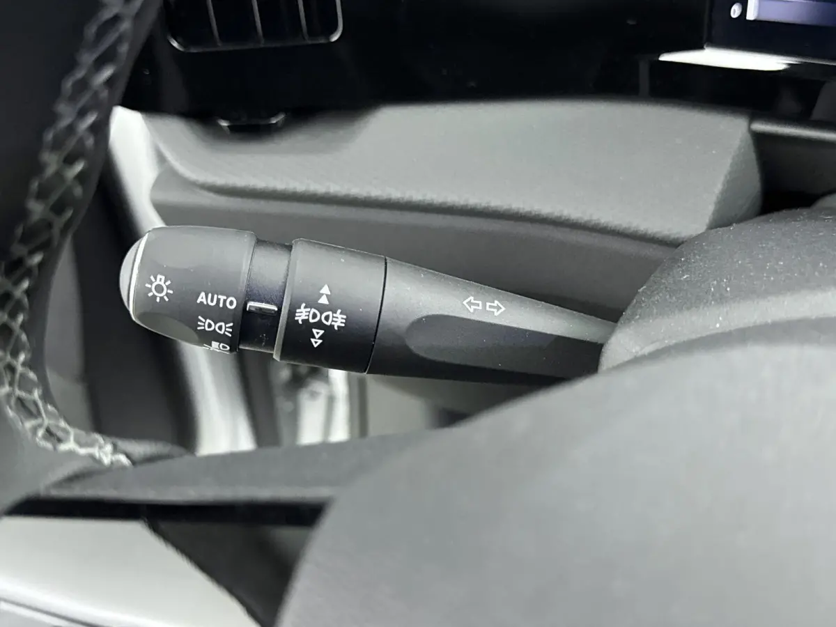 1.2 110 pk Turbo Business Edition | Camera | Navigatie | Stoel/Stuur Verwarming | Apple carplay/Android Auto | Parkeersenoren
