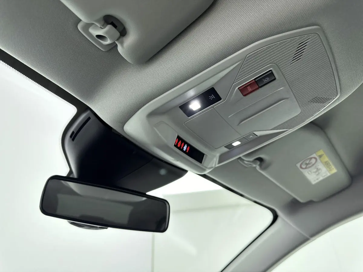 1.2 110 pk Turbo Business Edition | Camera | Navigatie | Stoel/Stuur Verwarming | Apple carplay/Android Auto | Parkeersenoren