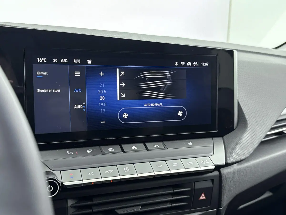 1.2 110 pk Turbo Business Edition | Camera | Navigatie | Stoel/Stuur Verwarming | Apple carplay/Android Auto | Parkeersenoren