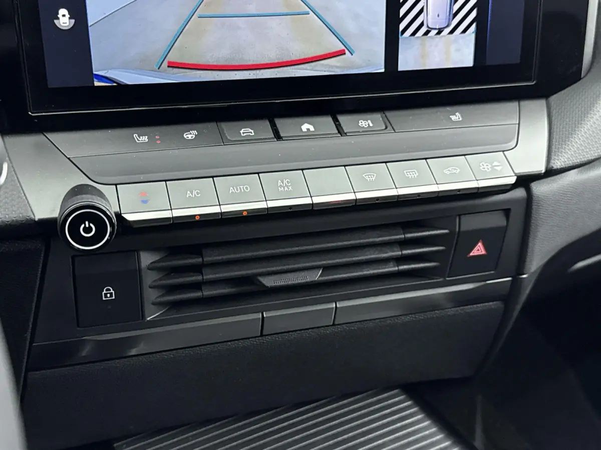 1.2 110 pk Turbo Business Edition | Camera | Navigatie | Stoel/Stuur Verwarming | Apple carplay/Android Auto | Parkeersenoren