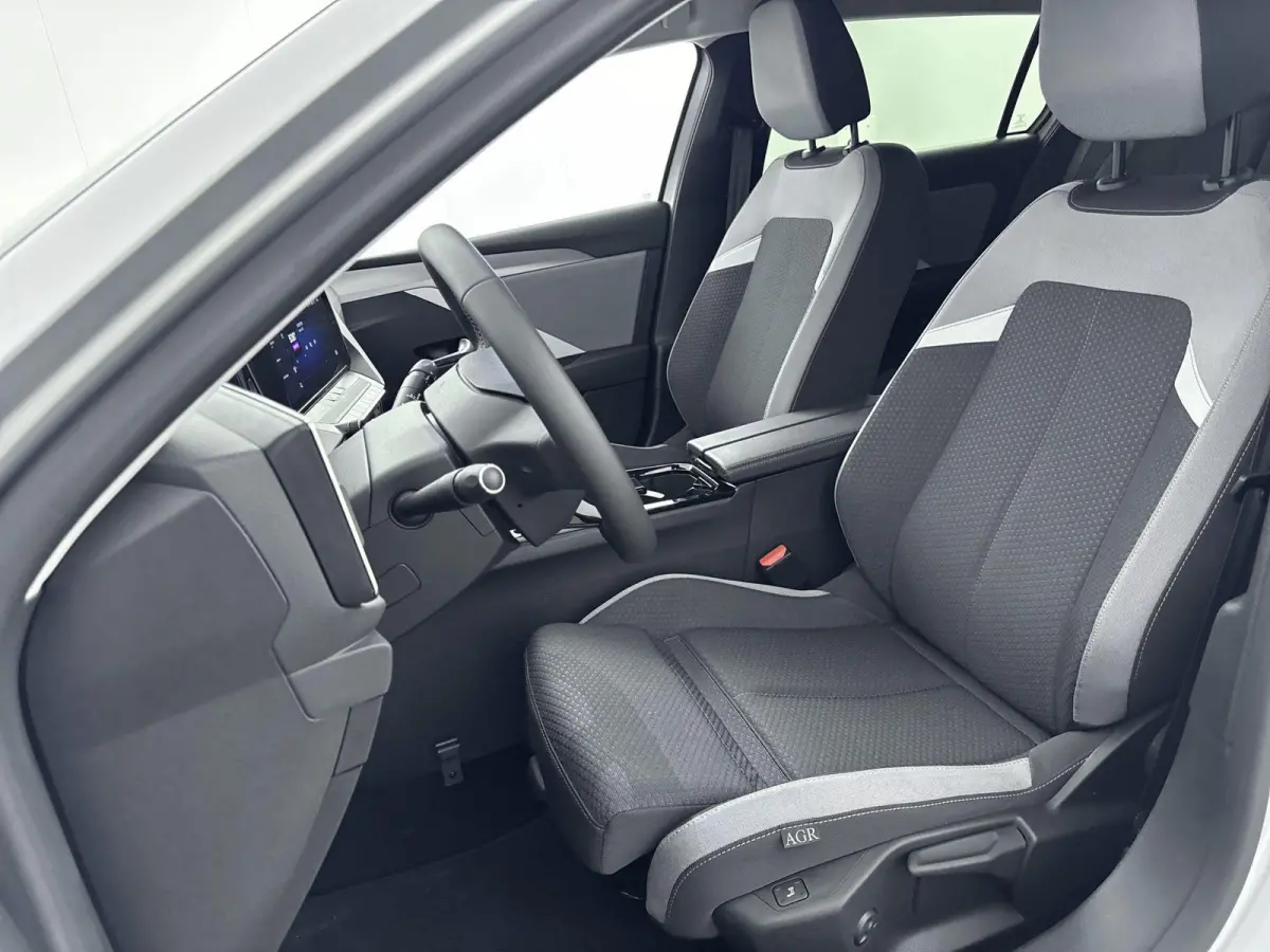 1.2 110 pk Turbo Business Edition | Camera | Navigatie | Stoel/Stuur Verwarming | Apple carplay/Android Auto | Parkeersenoren