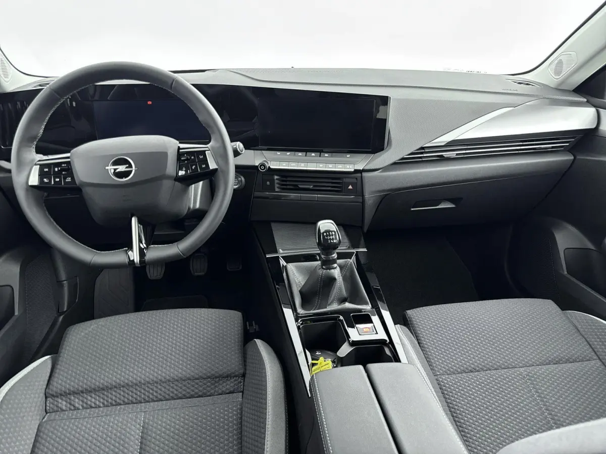 1.2 110 pk Turbo Business Edition | Camera | Navigatie | Stoel/Stuur Verwarming | Apple carplay/Android Auto | Parkeersenoren