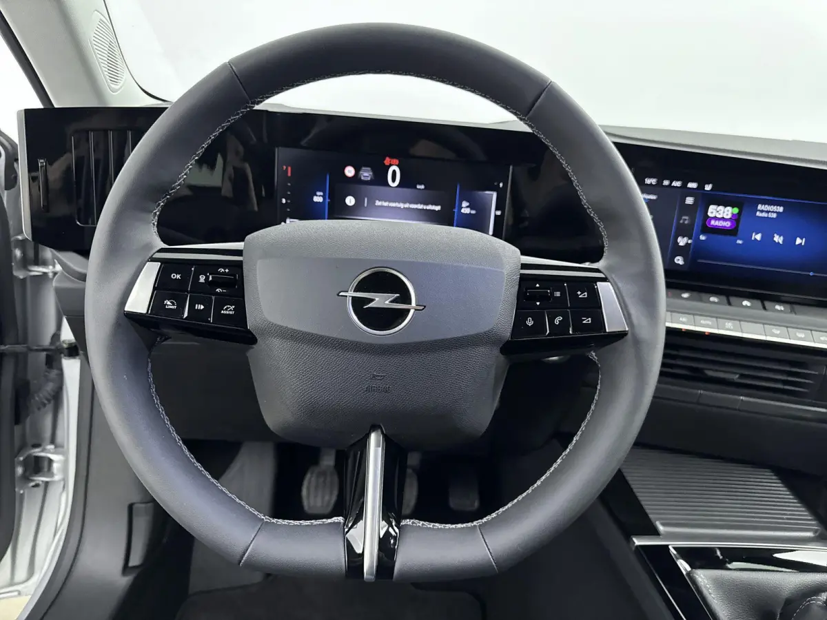 1.2 110 pk Turbo Business Edition | Camera | Navigatie | Stoel/Stuur Verwarming | Apple carplay/Android Auto | Parkeersenoren