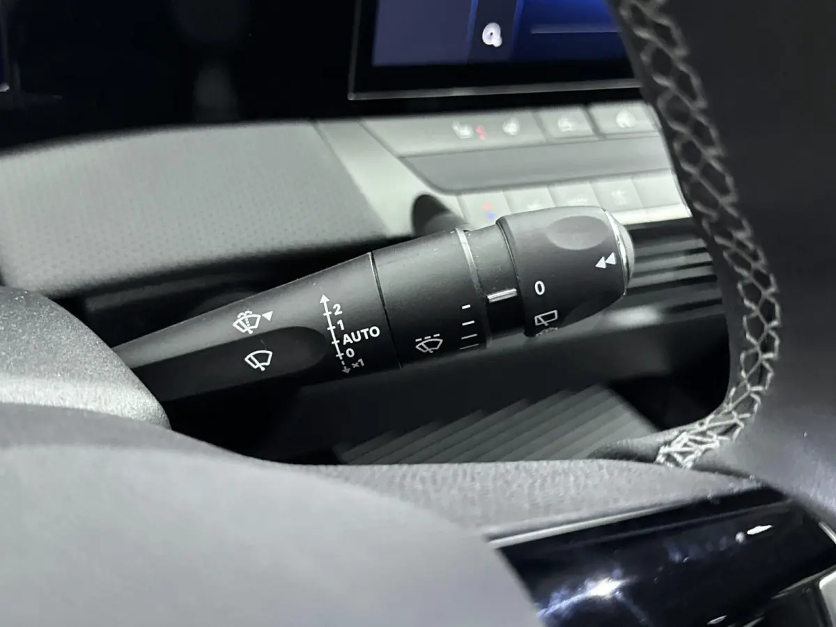 1.2 110 pk Turbo Business Edition | Camera | Navigatie | Stoel/Stuur Verwarming | Apple carplay/Android Auto | Parkeersenoren