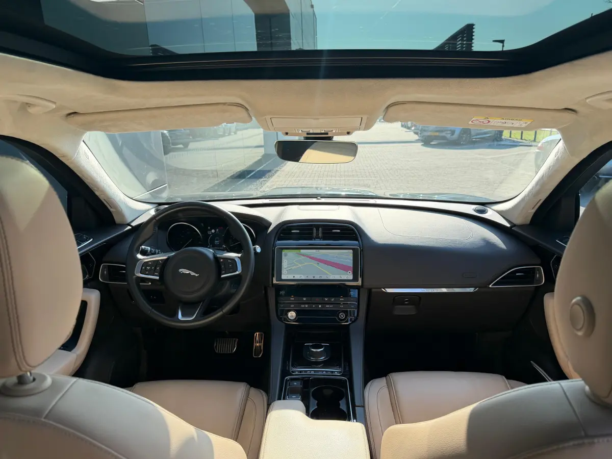 2.0t AWD Portfolio | Volledig dealeronderhouden | Verwarmbaar stuur | Pano | Leder | Alcantara hemel