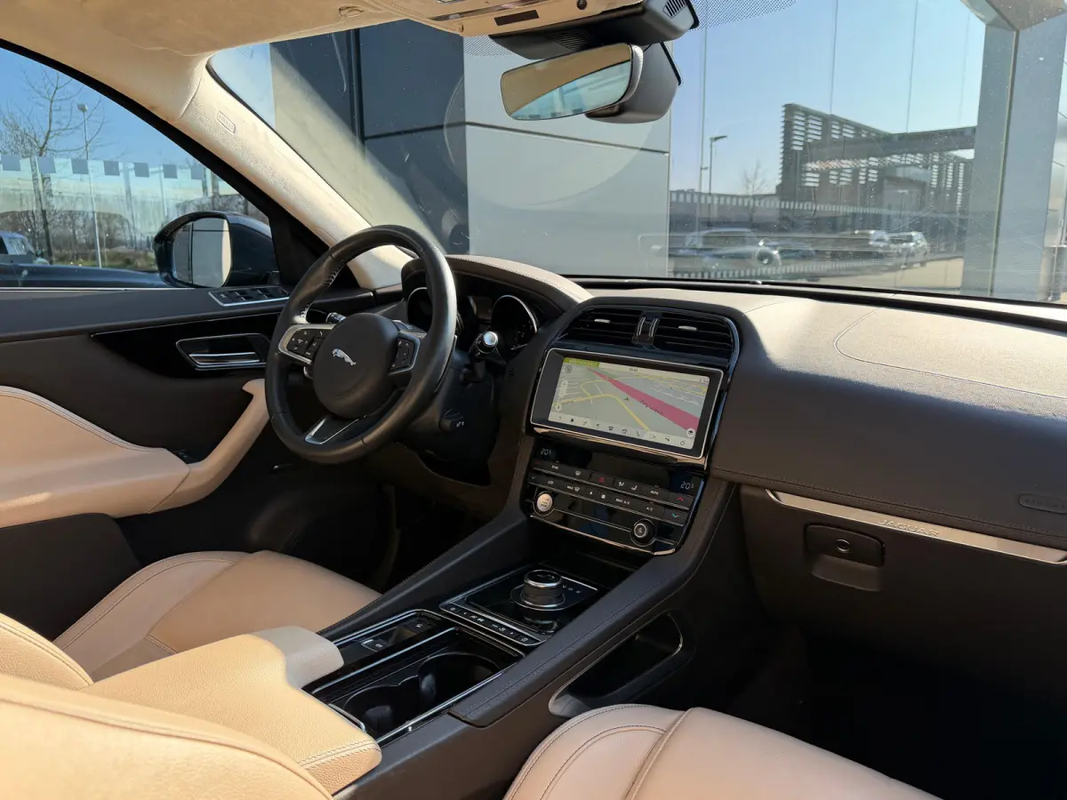 2.0t AWD Portfolio | Volledig dealeronderhouden | Verwarmbaar stuur | Pano | Leder | Alcantara hemel