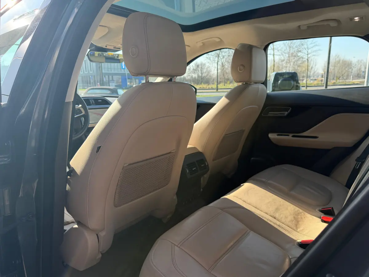 2.0t AWD Portfolio | Volledig dealeronderhouden | Verwarmbaar stuur | Pano | Leder | Alcantara hemel