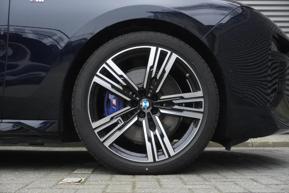 xDrive60 M Sportpakket | Glazen panoramadak Sky Lounge | Driving Assistant Professional | Parking Assistant professional | Stoelventilatie voorstoelen