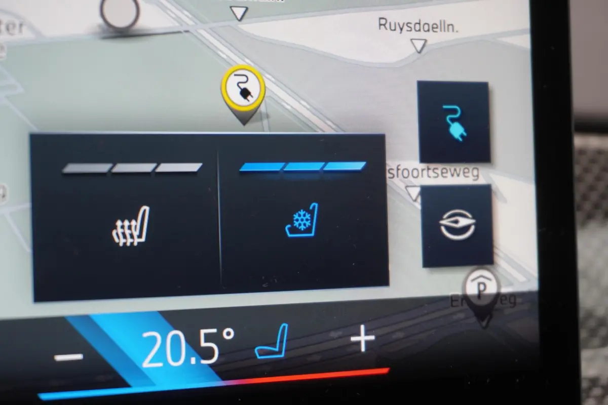 xDrive60 M Sportpakket | Glazen panoramadak Sky Lounge | Driving Assistant Professional | Parking Assistant professional | Stoelventilatie voorstoelen