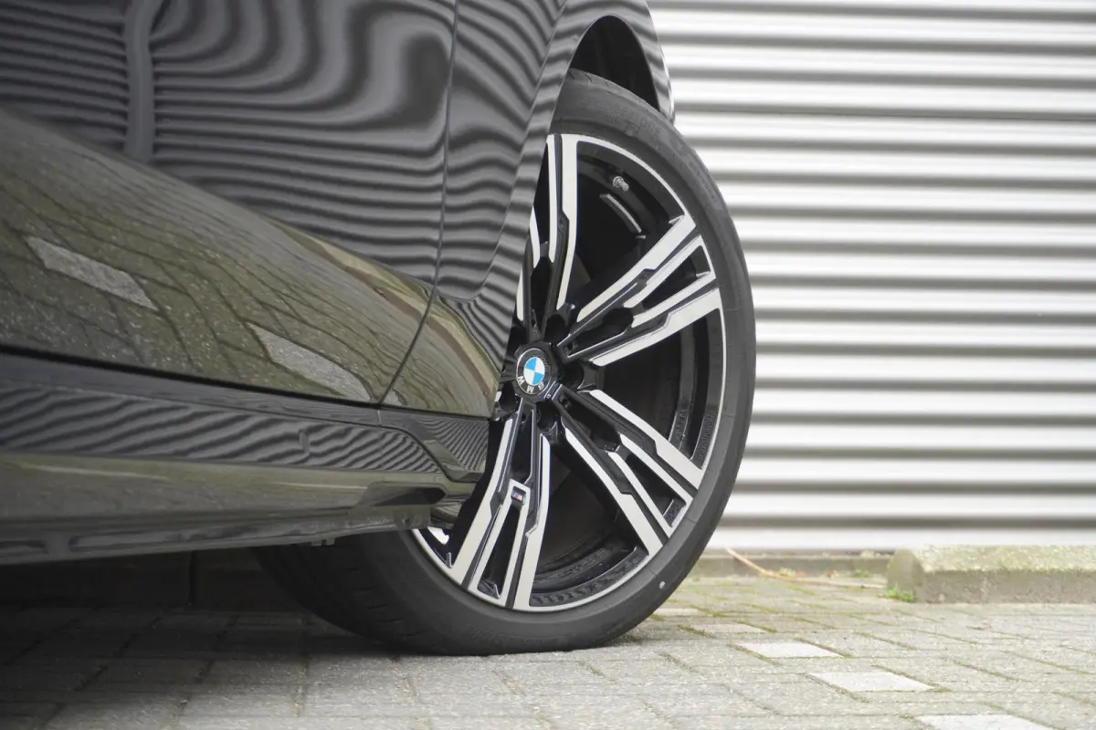 xDrive60 M Sportpakket | Glazen panoramadak Sky Lounge | Driving Assistant Professional | Parking Assistant professional | Stoelventilatie voorstoelen