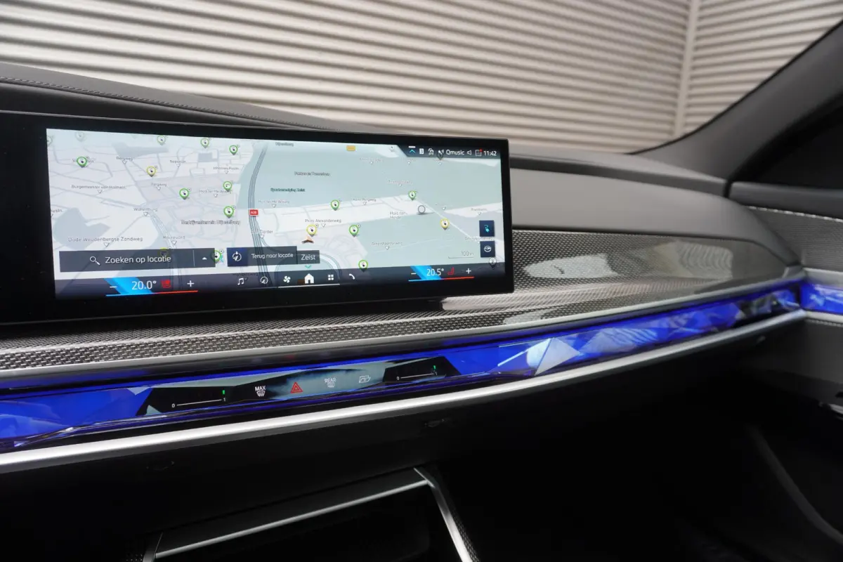 xDrive60 M Sportpakket | Glazen panoramadak Sky Lounge | Driving Assistant Professional | Parking Assistant professional | Stoelventilatie voorstoelen