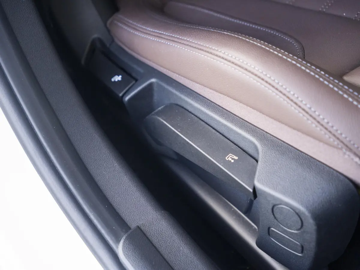 320i | M Sportpakket | Elektrisch verwarmde voorstoelen | Sportstoelen |