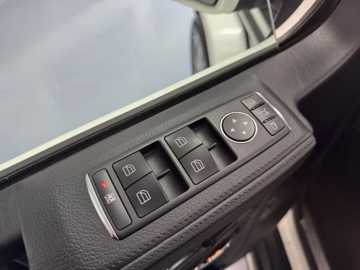 G 63 AMG V8 571PK SCHUIFDAK UNIEK G63