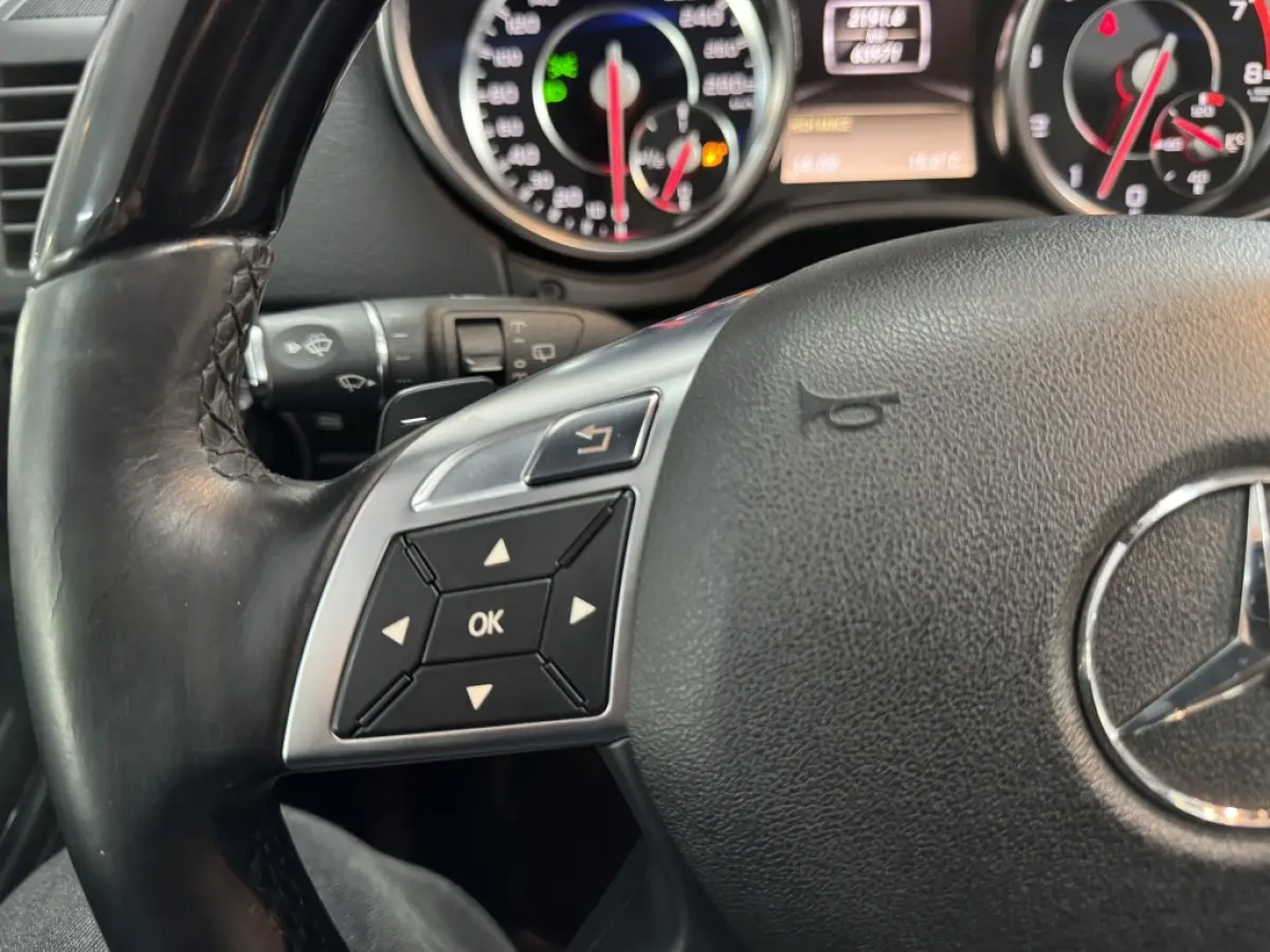 G 63 AMG V8 571PK SCHUIFDAK UNIEK G63