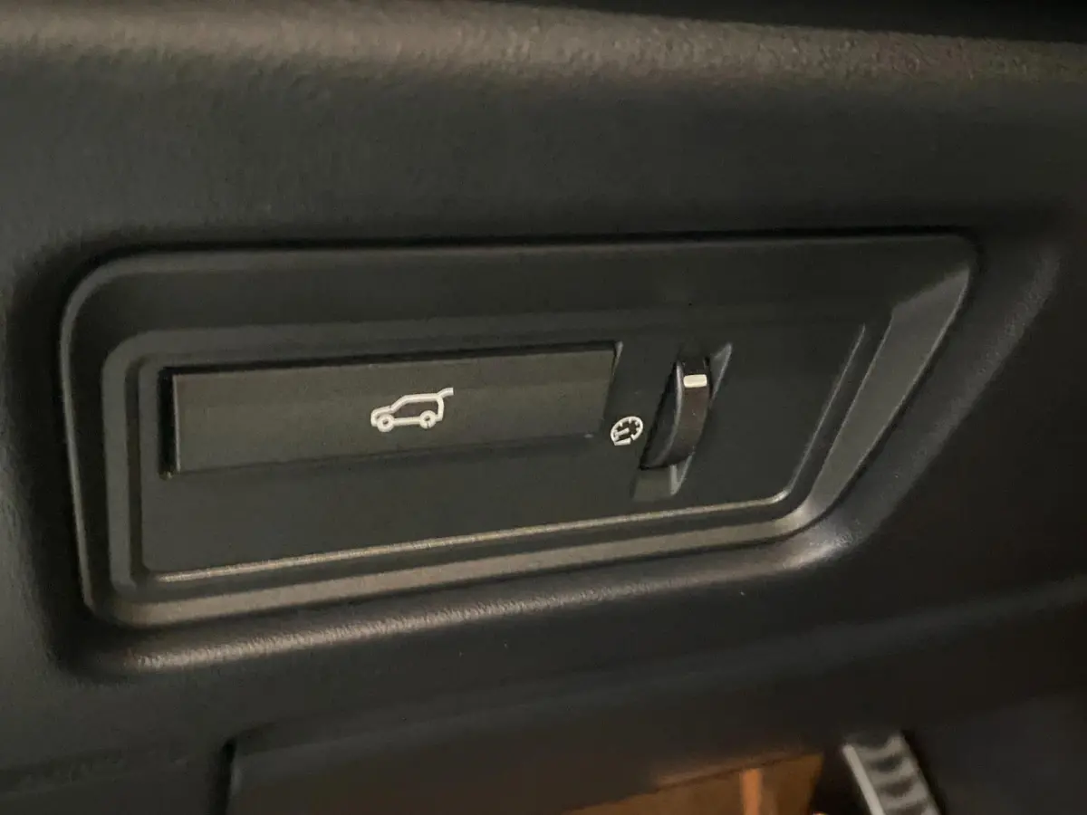2.0 Si 4WD Dynamic LEER NAVI TREKH