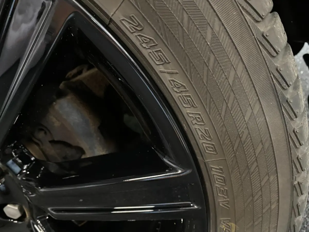 2.0 Si 4WD Dynamic LEER NAVI TREKH