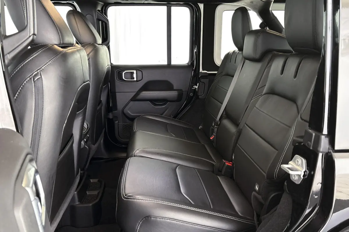 4xe 380 Sahara / Leder / Navi / Keyless