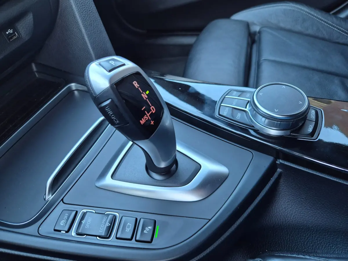 M Sport F31 6WB Apple CarPlay Shadowline 360* Camera Lm velgen Breedset NAP NL M Sport Corporate Lease