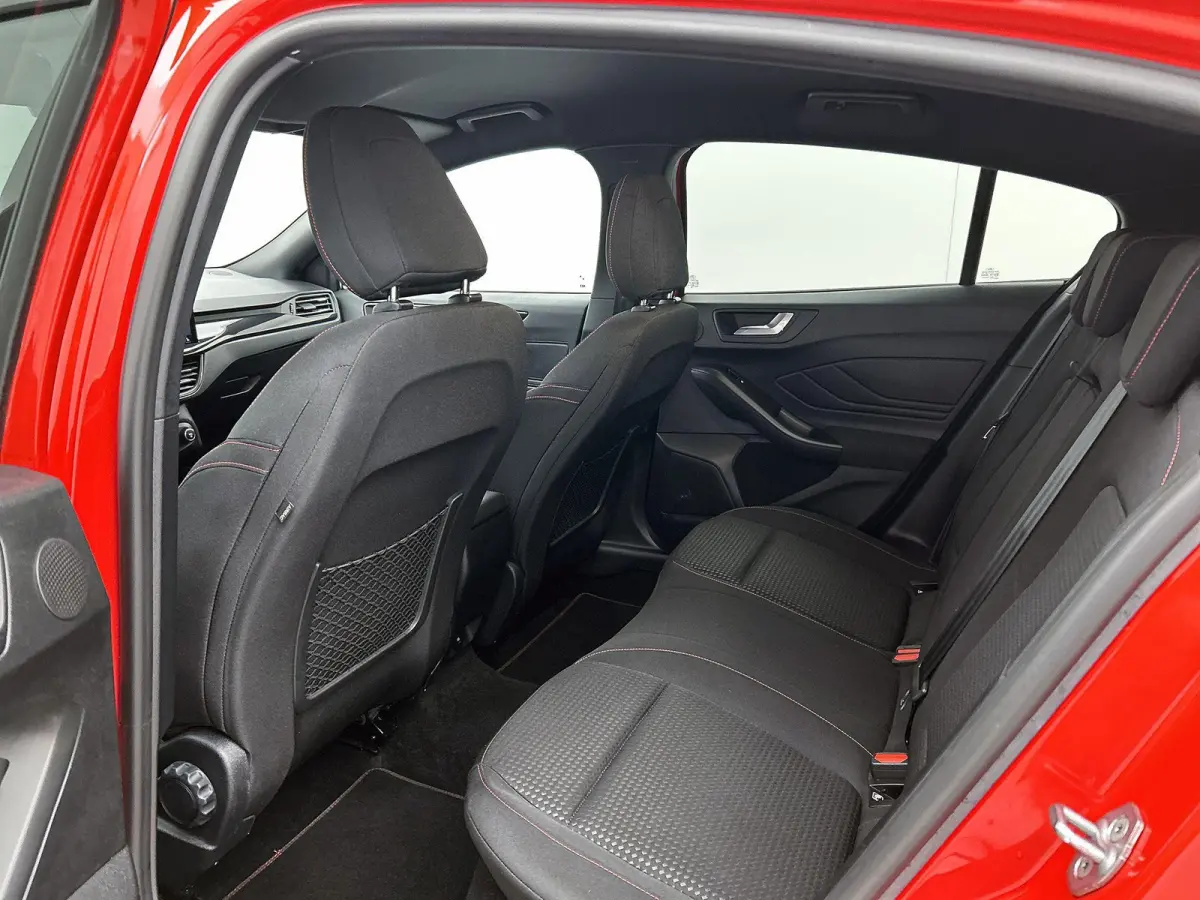 1.0 EcoBoost Hybrid ST Line X | Adaptieve Cruise Control | Achteruitrijcamera | Stoel- stuurverwarming | Keyless Entry | VOL!