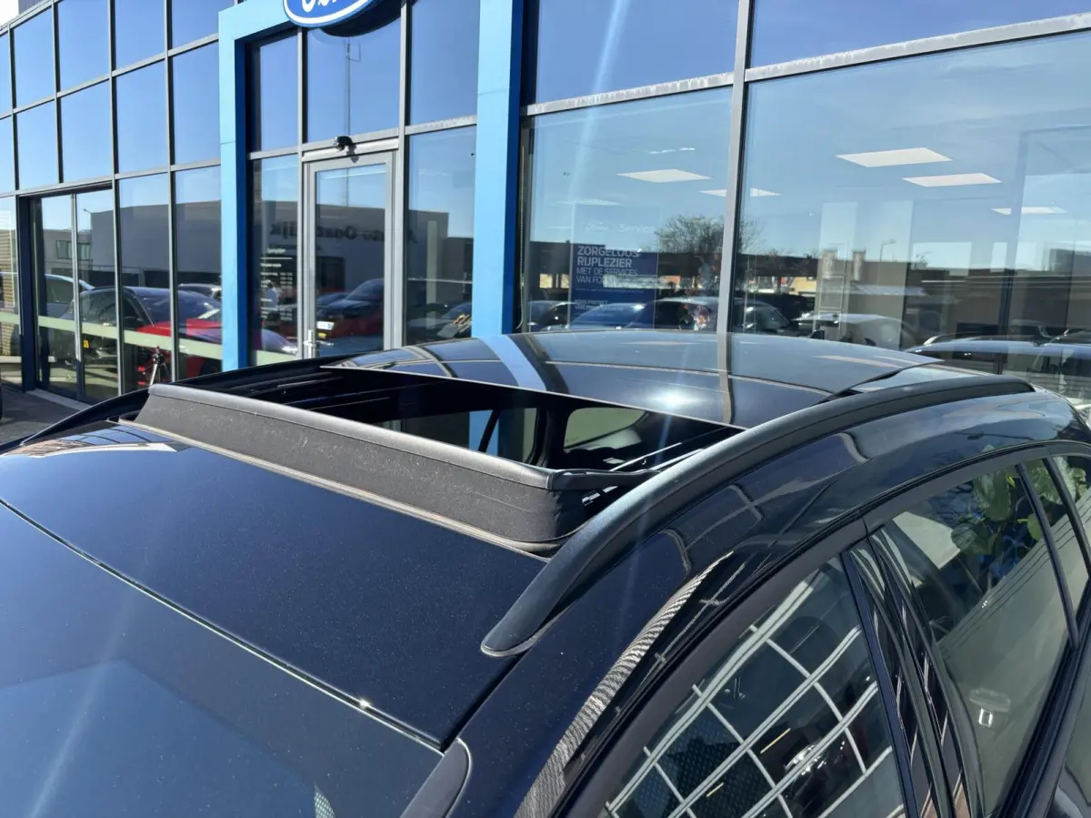 1.0 EcoBoost Hybrid ST Line 155PK Automaat Panodak Winterpack Cruise Camera Parkeersensoren Climate Full-LED Keyless Privacy Glass *1500KG Trekgewicht*