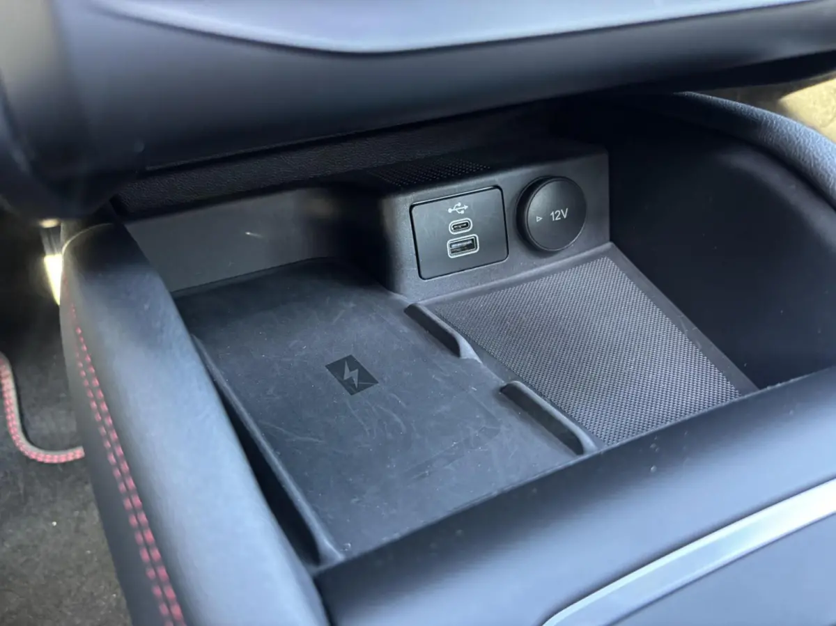 1.0 EcoBoost Hybrid ST Line 155PK Automaat Panodak Winterpack Cruise Camera Parkeersensoren Climate Full-LED Keyless Privacy Glass *1500KG Trekgewicht*