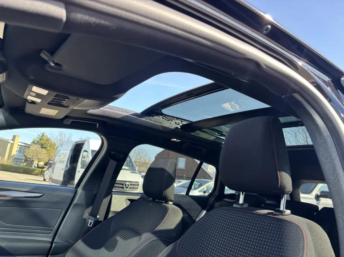 1.0 EcoBoost Hybrid ST Line 155PK Automaat Panodak Winterpack Cruise Camera Parkeersensoren Climate Full-LED Keyless Privacy Glass *1500KG Trekgewicht*