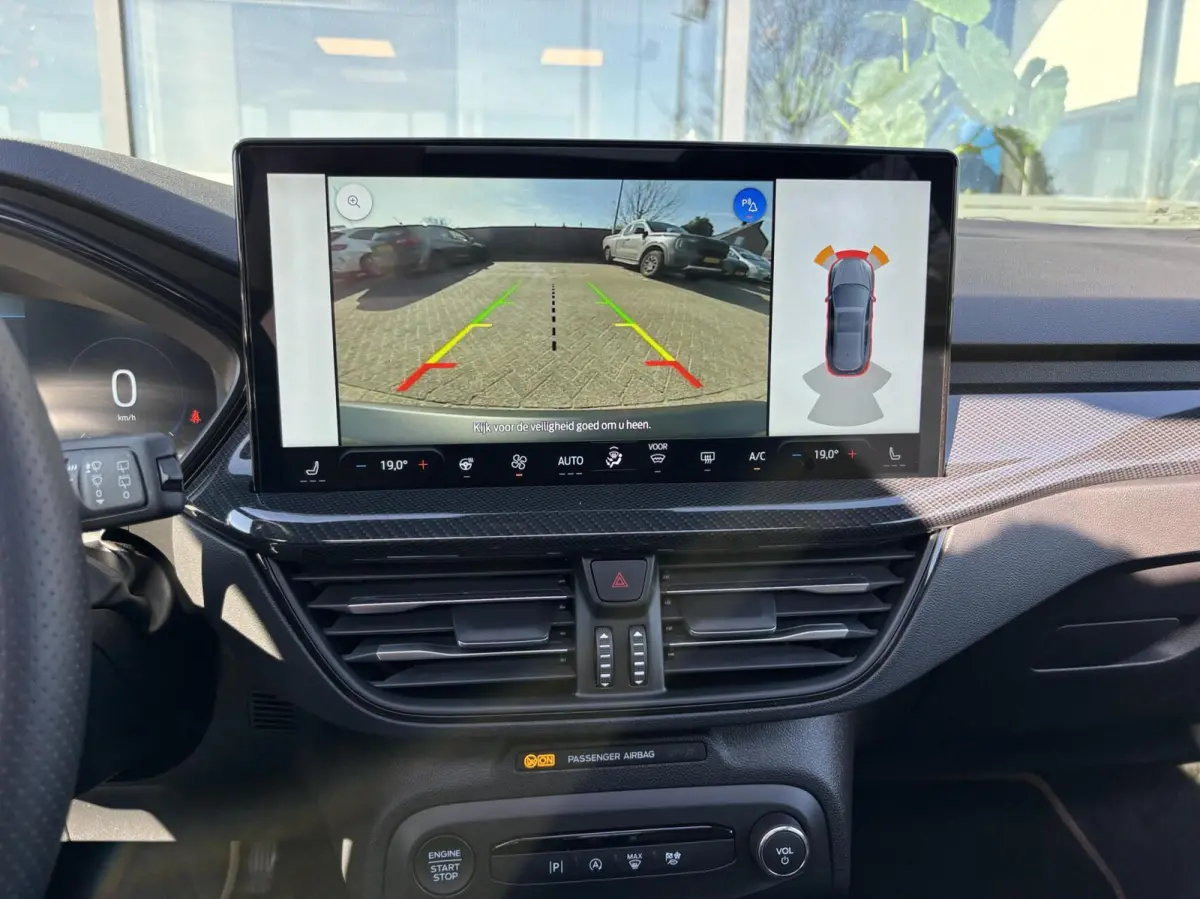1.0 EcoBoost Hybrid ST Line 155PK Automaat Panodak Winterpack Cruise Camera Parkeersensoren Climate Full-LED Keyless Privacy Glass *1500KG Trekgewicht*