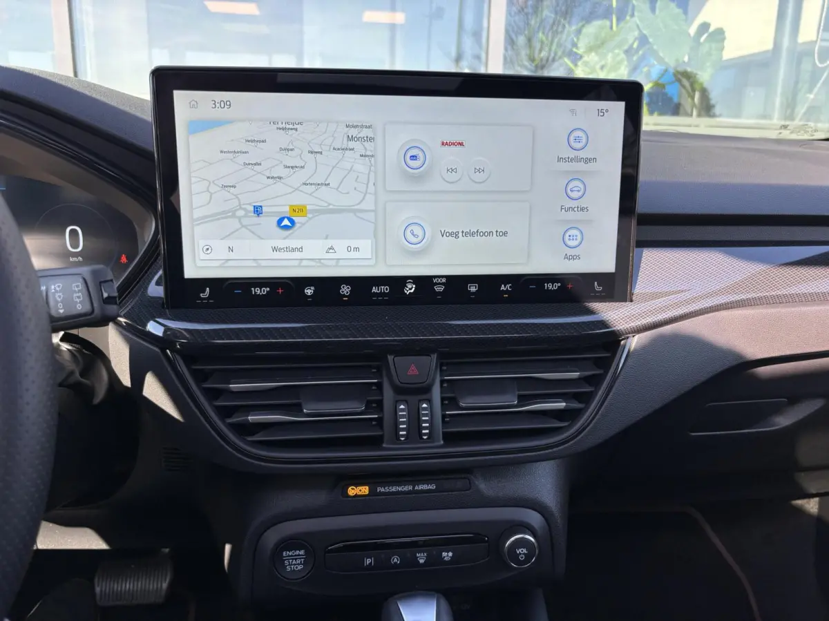 1.0 EcoBoost Hybrid ST Line 155PK Automaat Panodak Winterpack Cruise Camera Parkeersensoren Climate Full-LED Keyless Privacy Glass *1500KG Trekgewicht*