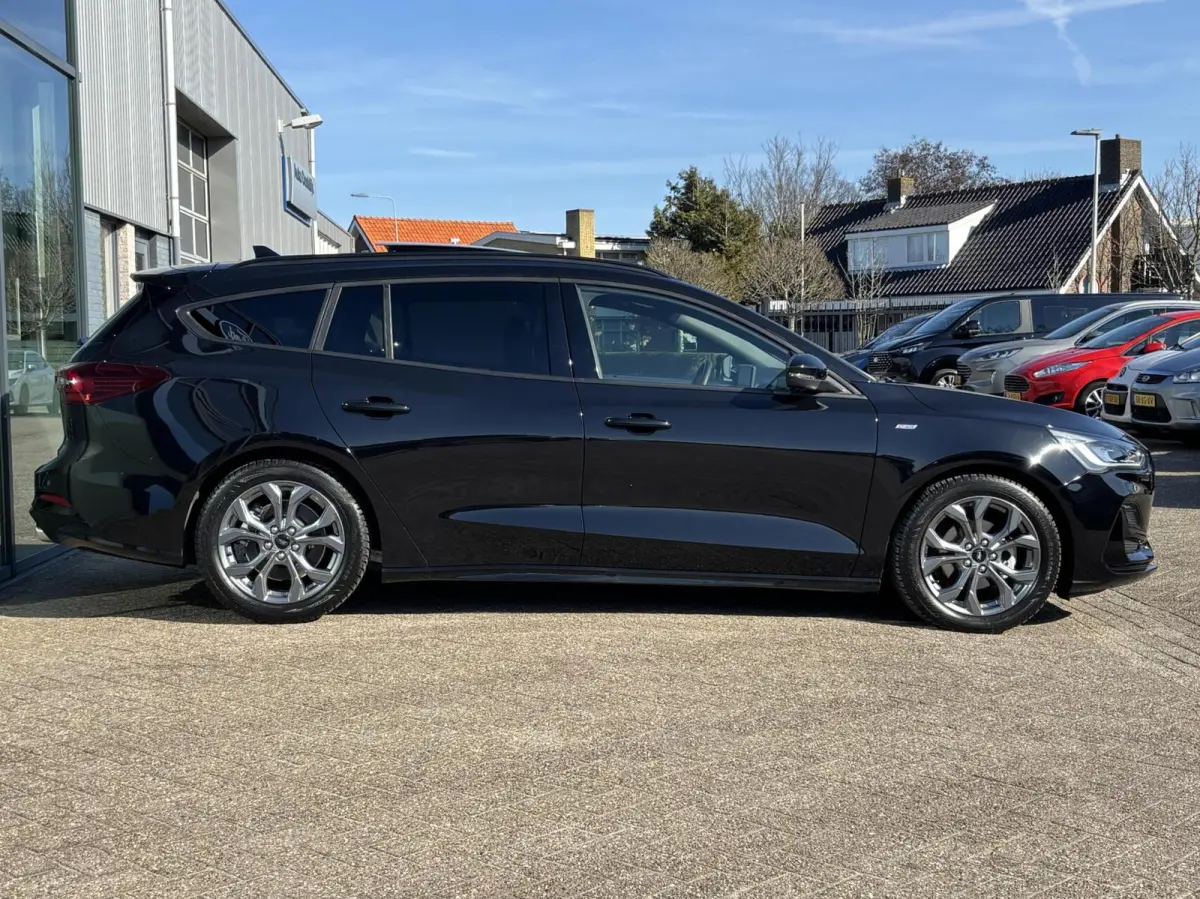1.0 EcoBoost Hybrid ST Line 155PK Automaat Panodak Winterpack Cruise Camera Parkeersensoren Climate Full-LED Keyless Privacy Glass *1500KG Trekgewicht*