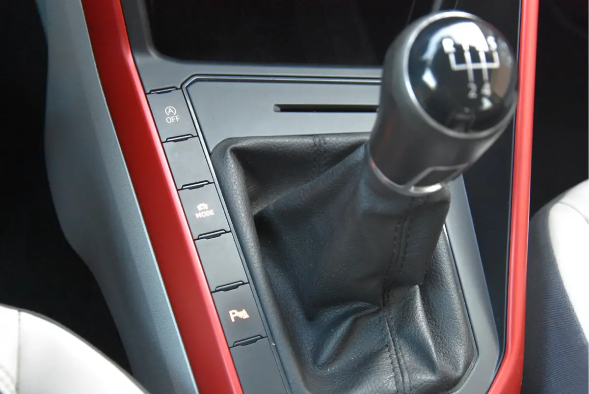 1.0 TSI 116 PK Beats*Virtueel cockpit*LED*stoelverw.*navi*carplay*
