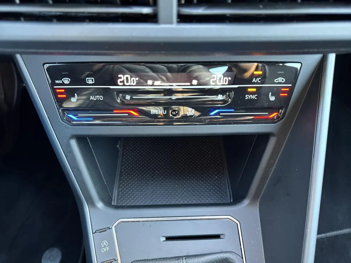 1.0 TSI R-Line | 95 pk | IQ Light | A-Camera | Automaat | App Connect | Lane Assist | Clima | ACC |