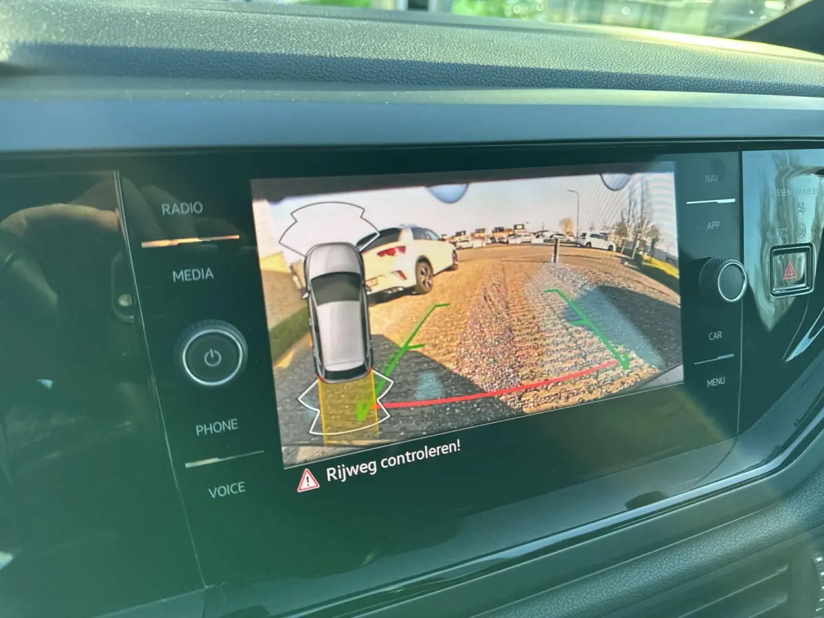 1.0 TSI R-Line | 95 pk | IQ Light | A-Camera | Automaat | App Connect | Lane Assist | Clima | ACC |