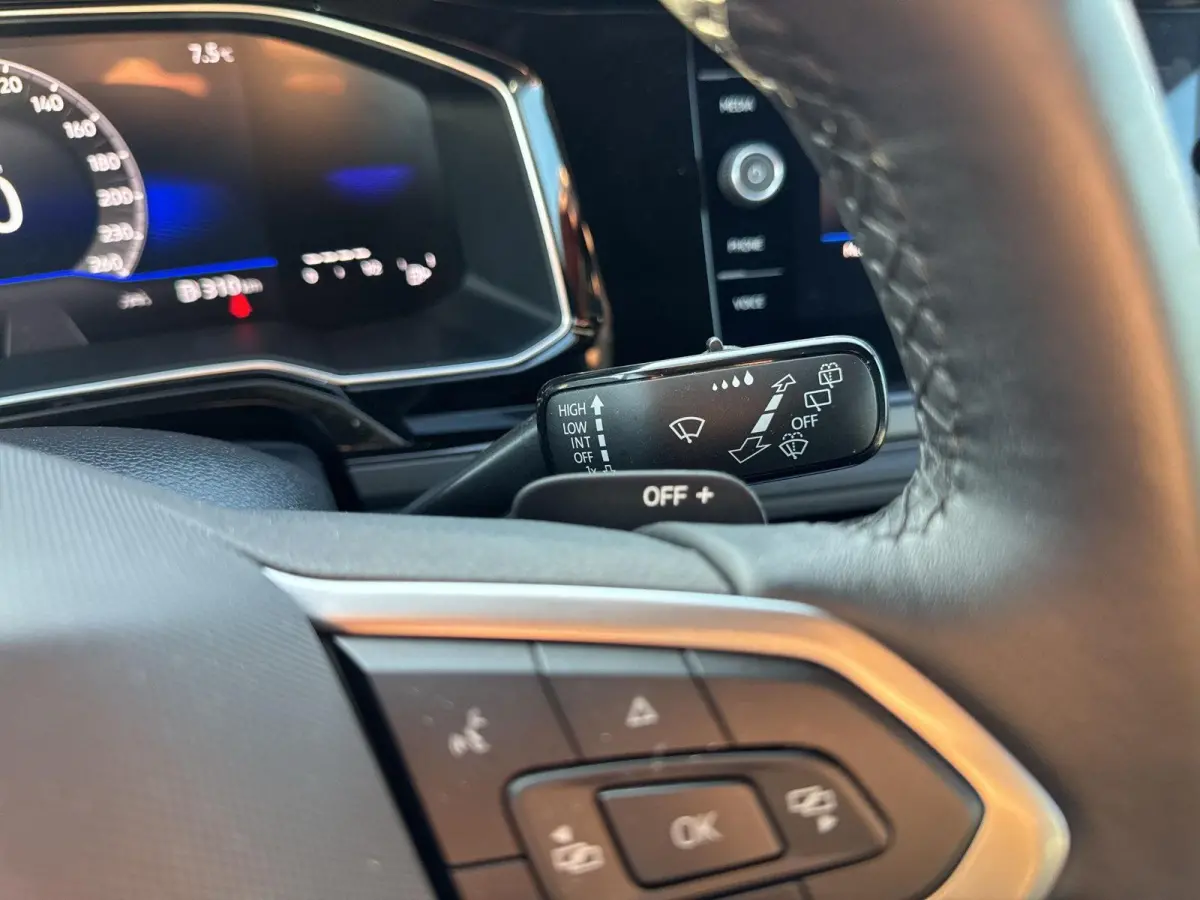 1.0 TSI R-Line | 95 pk | IQ Light | A-Camera | Automaat | App Connect | Lane Assist | Clima | ACC |