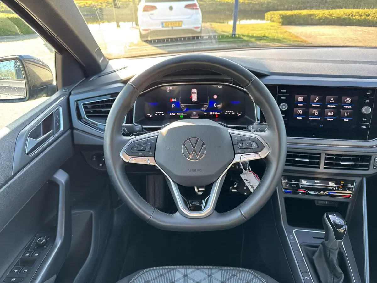 1.0 TSI R-Line | 95 pk | IQ Light | A-Camera | Automaat | App Connect | Lane Assist | Clima | ACC |