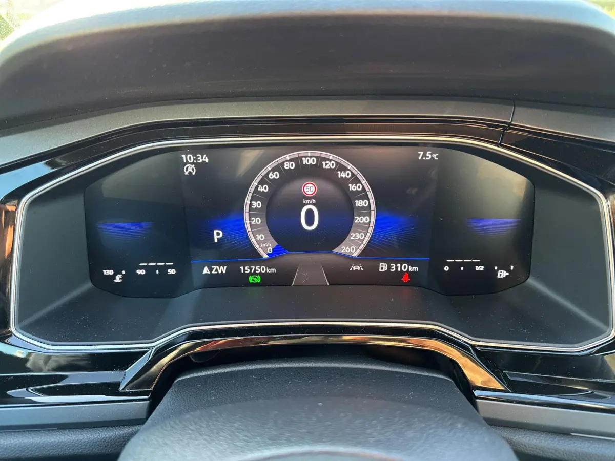 1.0 TSI R-Line | 95 pk | IQ Light | A-Camera | Automaat | App Connect | Lane Assist | Clima | ACC |