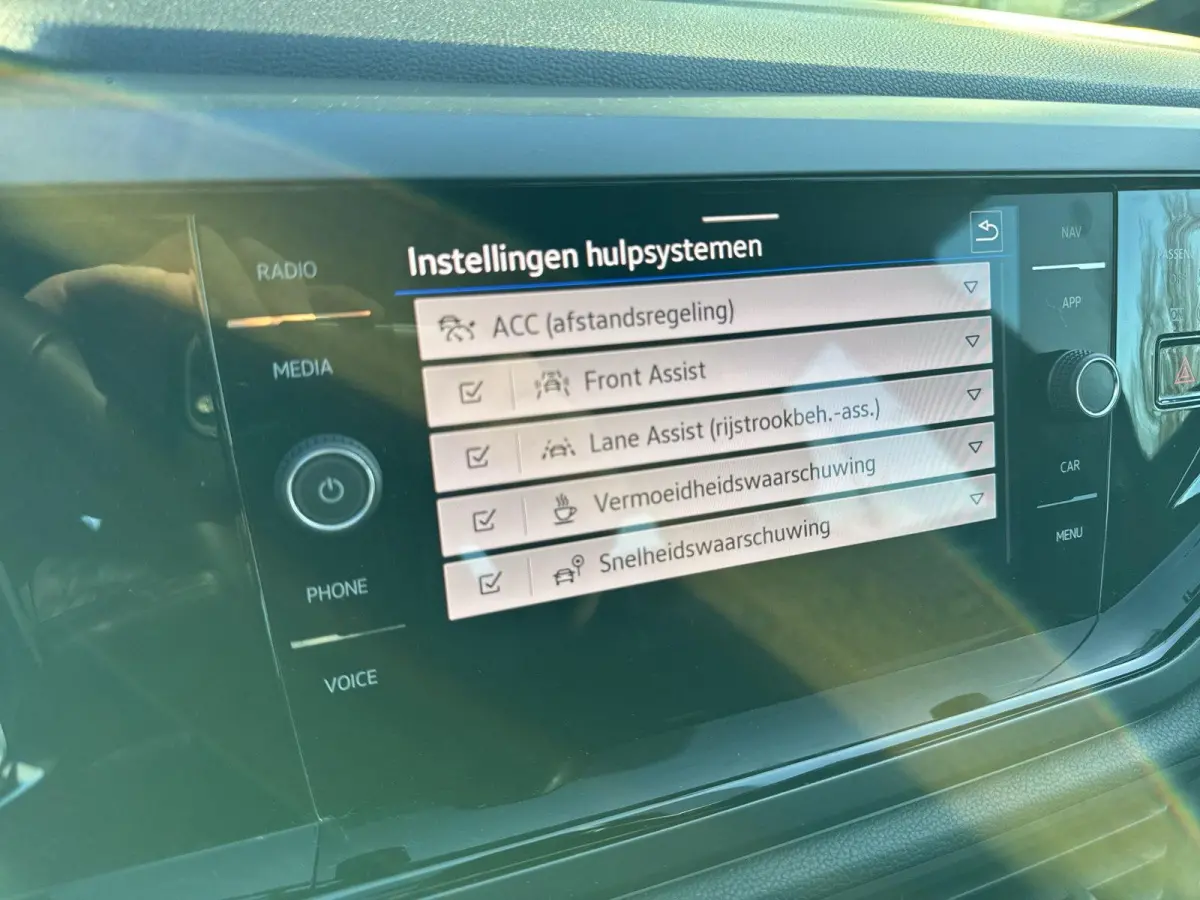 1.0 TSI R-Line | 95 pk | IQ Light | A-Camera | Automaat | App Connect | Lane Assist | Clima | ACC |