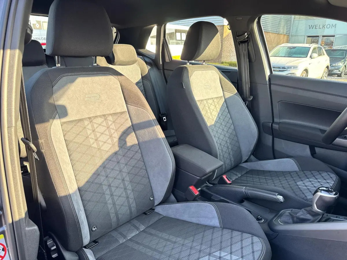 1.0 TSI R-Line | 95 pk | IQ Light | A-Camera | Automaat | App Connect | Lane Assist | Clima | ACC |