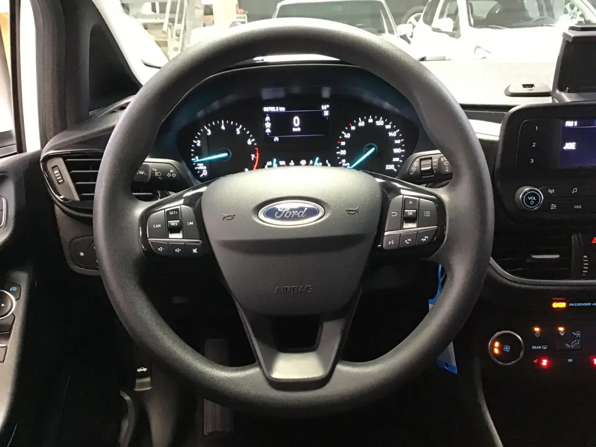 1.0 EcoBoost Titanium I New Apk + Kln Brt I Airco I Cruise I Stoelverw I 100PK I Park.sens I BT I Compl. Onderhouden .