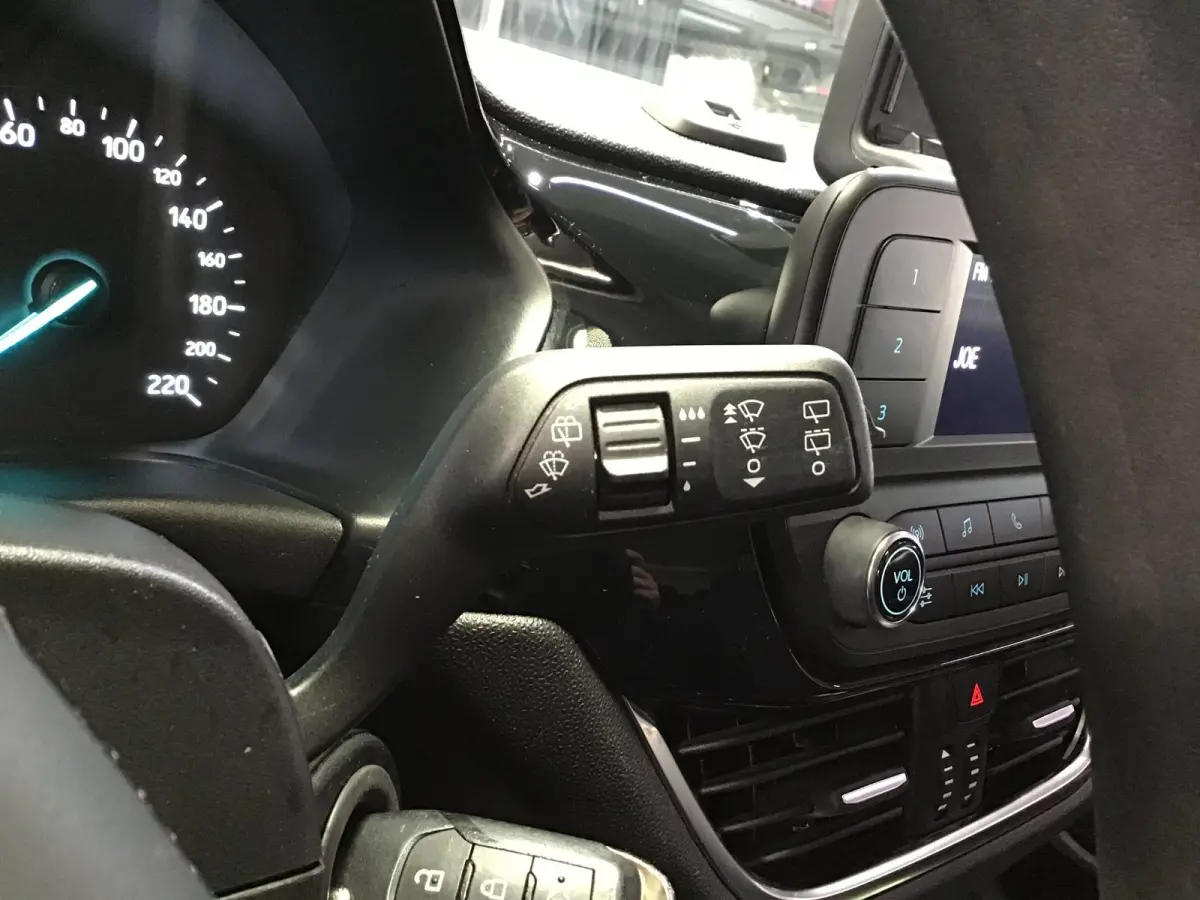 1.0 EcoBoost Titanium I New Apk + Kln Brt I Airco I Cruise I Stoelverw I 100PK I Park.sens I BT I Compl. Onderhouden .